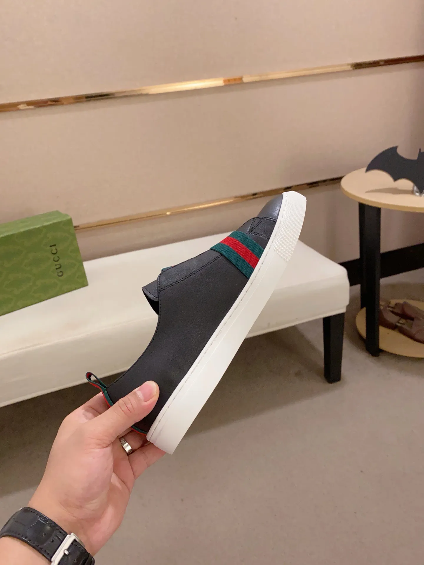 Men's clothing and shoes💰 440💰🇮🇹🇮🇹GUCCI (Gucci) top 🔍🔍 spring and summer models are on sale at the same time, the upper 🇮🇹 imported Italian first-layer cowhide, fully imported sheepskin lining 💪💪, completely 1⃣️compared 1⃣️Reproduction🇮🇹💪💪, ⚠Sole: The original sole is specially provided by the original factory, the exclusive movable molded sole is super comfortable, ⚠Original factory follow-up goods, 🔍🔍high quality, you can enter and leave the counter at will, welcome to compare⚠. Code number:38-44